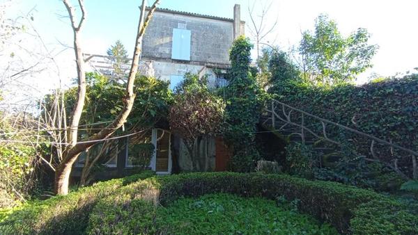 Immeuble à vendre |  Jonzac |  8 pièces | 265 m²