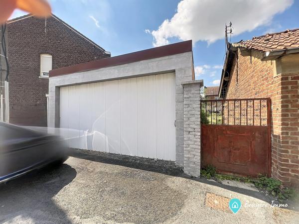 Maison semi individuelle avec garage
