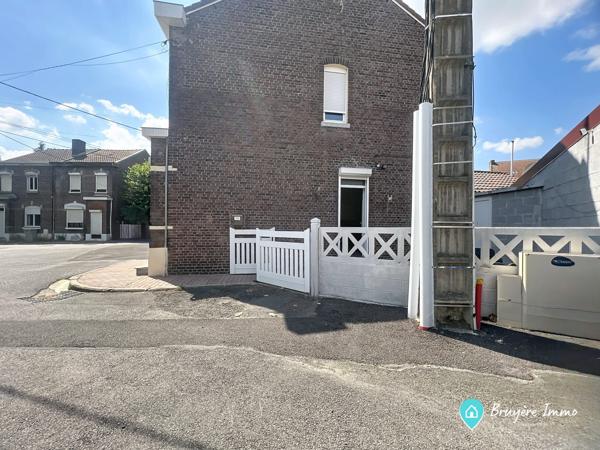 Maison semi individuelle avec garage