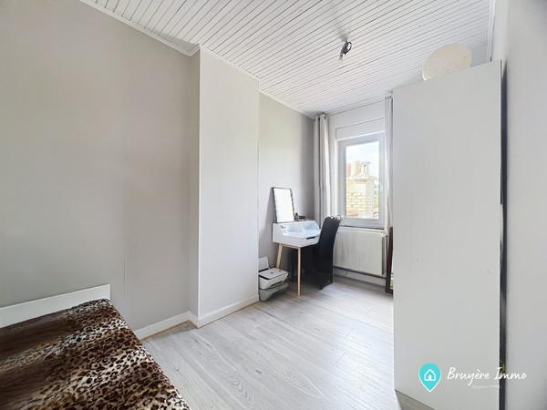 Maison semi individuelle avec garage