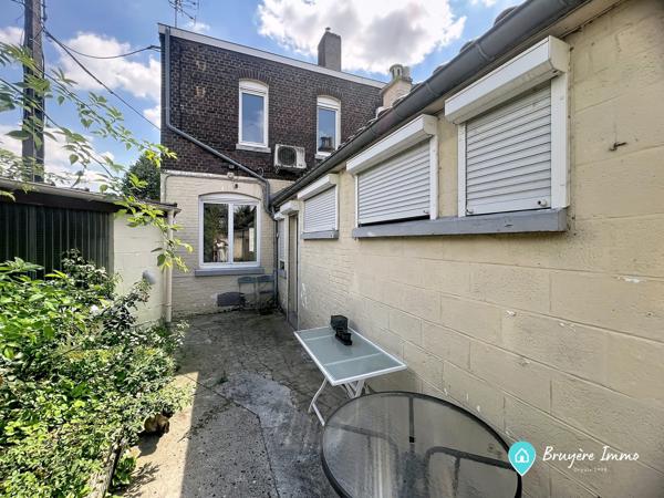 Maison semi individuelle avec garage