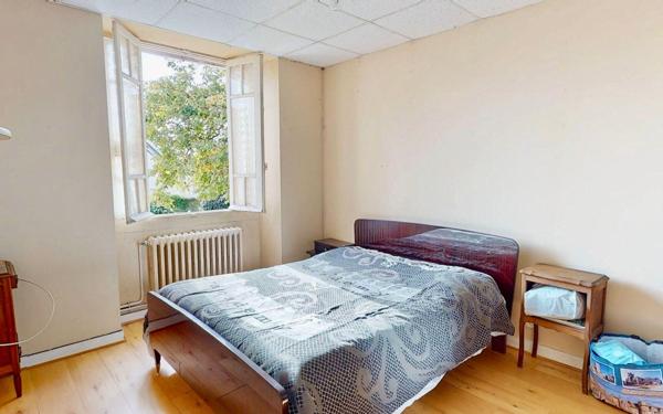 Maison à vendre    6 pièces •  Plouray