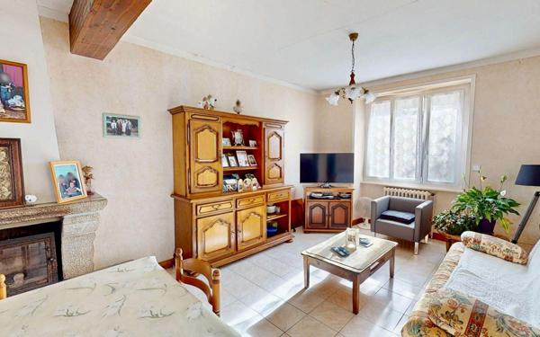 Maison à vendre    6 pièces •  Plouray