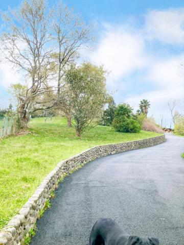 Cambo les bains avec vue à 180 degrés, propriété sur 6500m2 de terrain