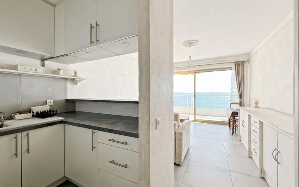 Appartement à vendre    2 pièces • 35,04 m2 Fréjus