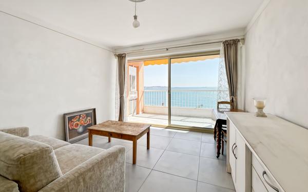 Appartement à vendre    2 pièces • 35,04 m2 Fréjus