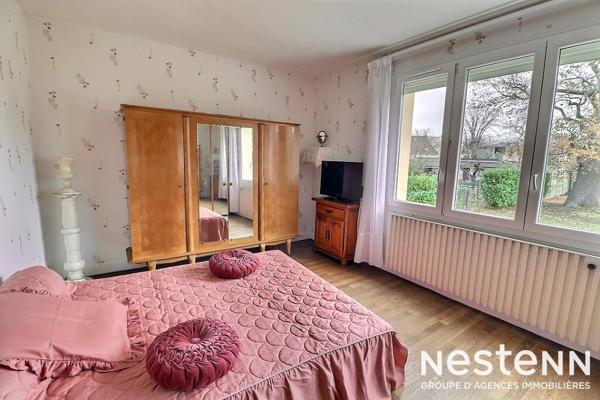 A SAINTE GENEVIEVE DES BOIS, PROCHE GABRIEL PERI, ECOLES ET COMMERCES, 15 MINUTES A PIED DE LA GARE, MAISON INDIVIDUELLE DE 5 PIECES 3 CHAMBRES AVEC SOUS-SOL TOTAL