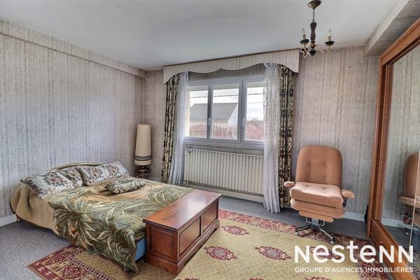 A SAINTE GENEVIEVE DES BOIS, PROCHE GABRIEL PERI, ECOLES ET COMMERCES, 15 MINUTES A PIED DE LA GARE, MAISON INDIVIDUELLE DE 5 PIECES 3 CHAMBRES AVEC SOUS-SOL TOTAL