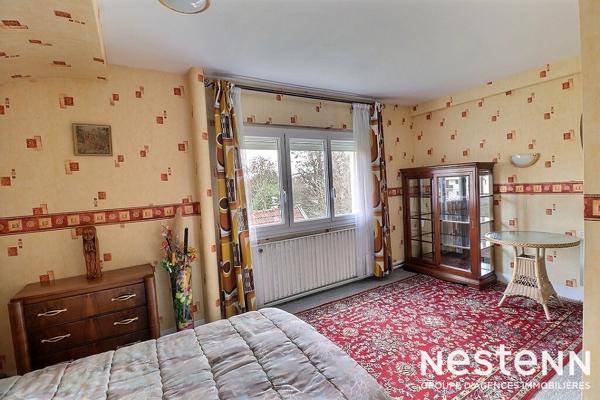 A SAINTE GENEVIEVE DES BOIS, PROCHE GABRIEL PERI, ECOLES ET COMMERCES, 15 MINUTES A PIED DE LA GARE, MAISON INDIVIDUELLE DE 5 PIECES 3 CHAMBRES AVEC SOUS-SOL TOTAL