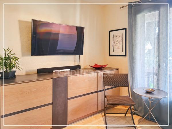 Appartement 2 pièces en rez-de-jardin dans une résidence avec piscine