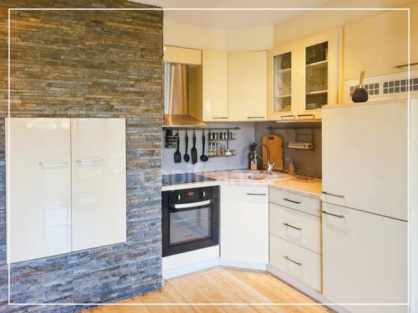 Appartement 2 pièces en rez-de-jardin dans une résidence avec piscine