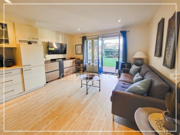 Appartement 2 pièces en rez-de-jardin dans une résidence avec piscine