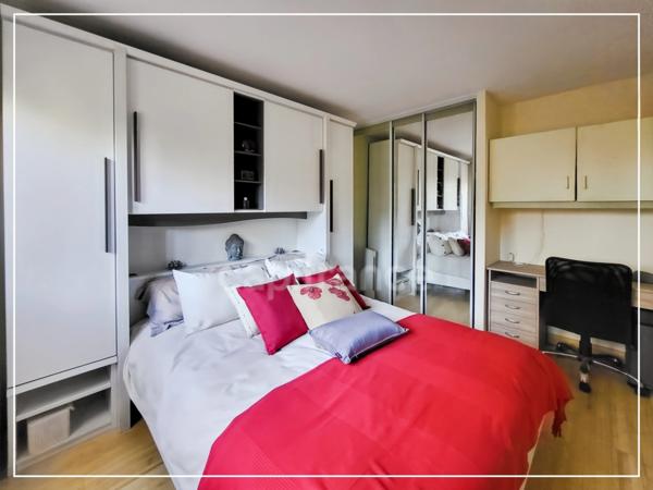 Appartement 2 pièces en rez-de-jardin dans une résidence avec piscine