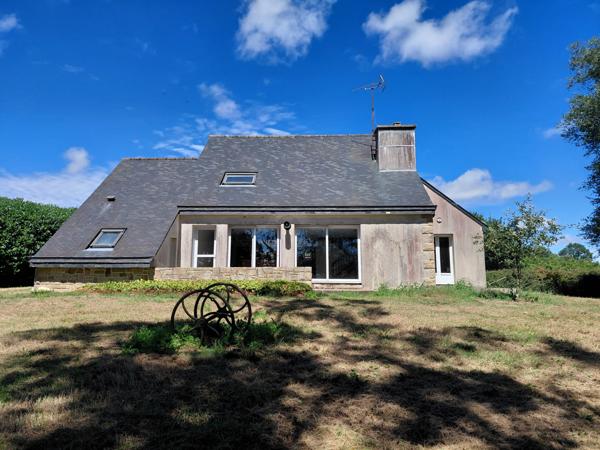 Maël-Pestivien (22160) Maison familiale dans la campagne de Maël Pestivien à 167 000€