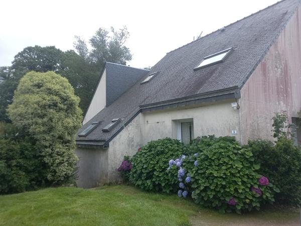 Maël-Pestivien (22160) Maison familiale dans la campagne de Maël Pestivien à 167 000€