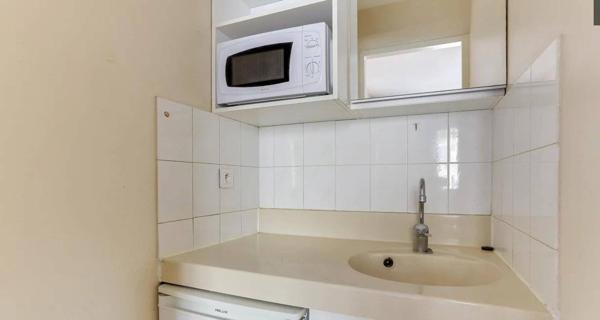 Studio 11m² Lyon 8 + parking