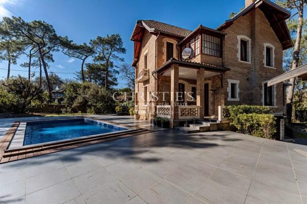 Villa avec piscine et dépendances – Pyla-sur-Mer –