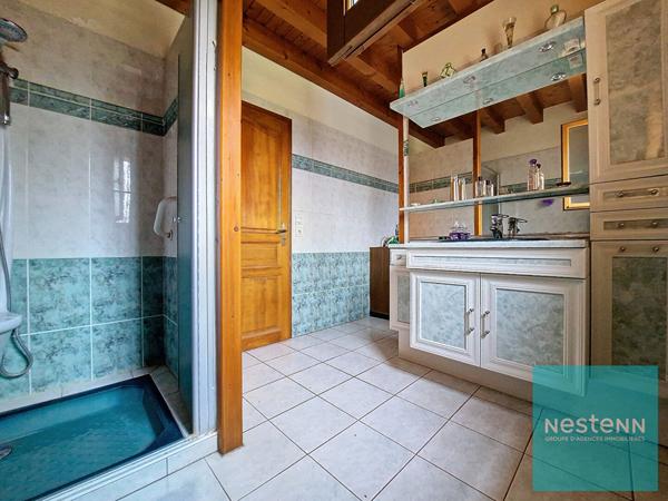 Maison avec un sous-sol total sur un terrain de 5200 m² environ à Marolles Sur Seine