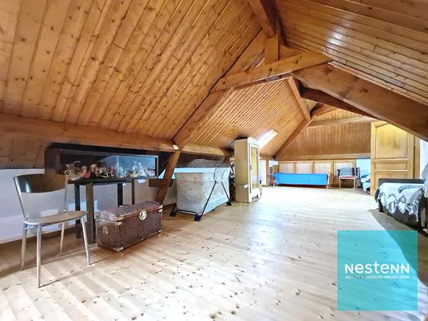 Maison avec un sous-sol total sur un terrain de 5200 m² environ à Marolles Sur Seine