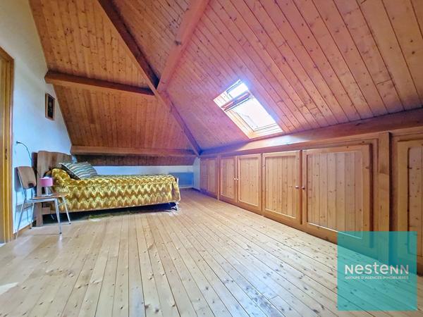 Maison avec un sous-sol total sur un terrain de 5200 m² environ à Marolles Sur Seine