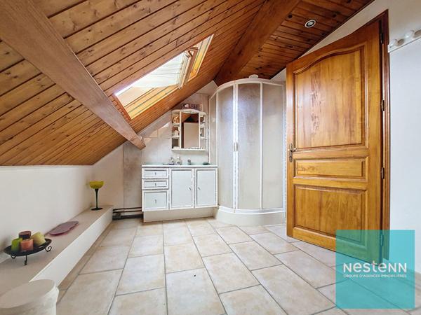 Maison avec un sous-sol total sur un terrain de 5200 m² environ à Marolles Sur Seine