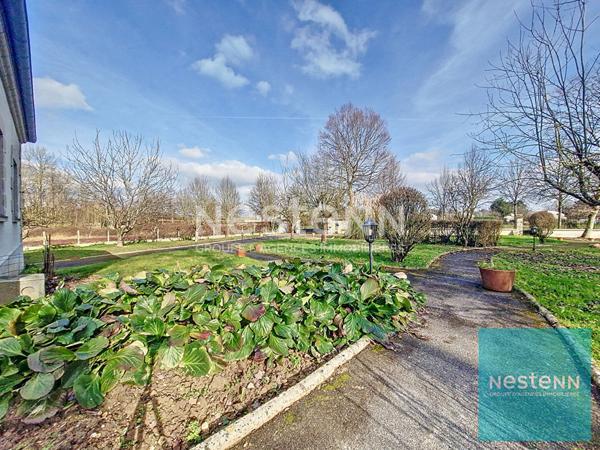 Maison avec un sous-sol total sur un terrain de 5200 m² environ à Marolles Sur Seine