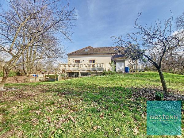 Maison avec un sous-sol total sur un terrain de 5200 m² environ à Marolles Sur Seine