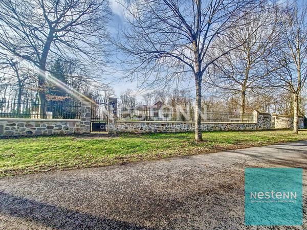 Maison avec un sous-sol total sur un terrain de 5200 m² environ à Marolles Sur Seine