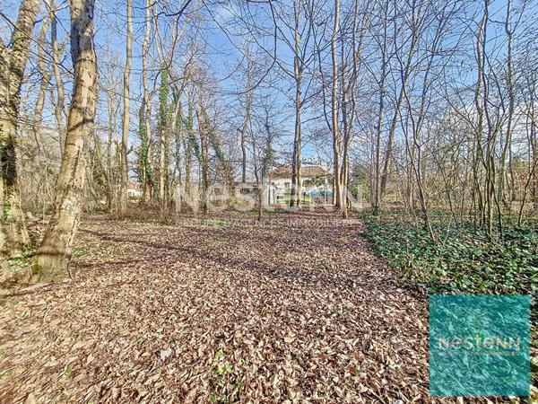 Maison avec un sous-sol total sur un terrain de 5200 m² environ à Marolles Sur Seine