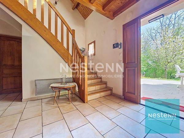 Maison avec un sous-sol total sur un terrain de 5200 m² environ à Marolles Sur Seine