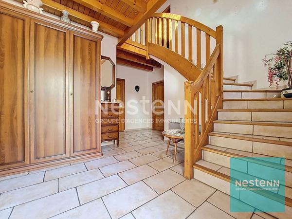 Maison avec un sous-sol total sur un terrain de 5200 m² environ à Marolles Sur Seine