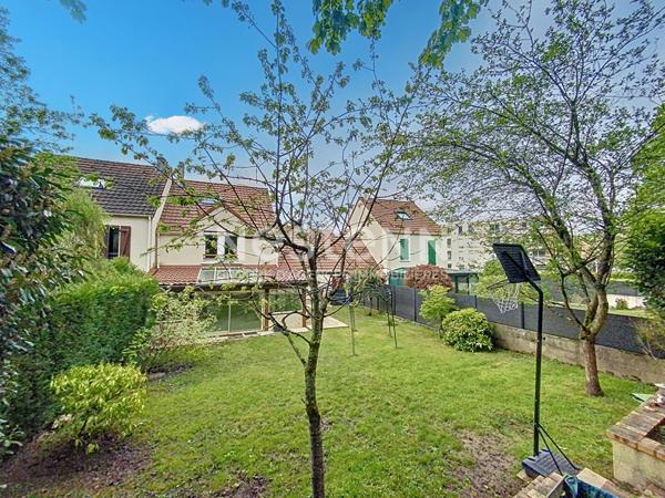 A vendre ! Maison 6 pièces 126 m2 Quartier du Manet parcelle 410 m²