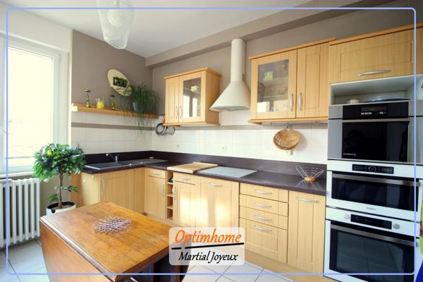 Je vous propose à la vente cette superbe demeure familiale à Pontorson.