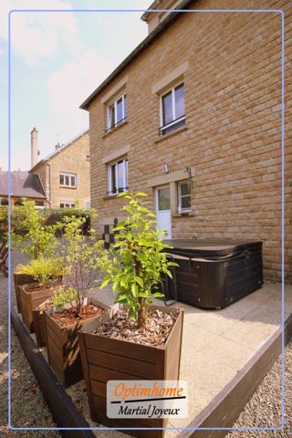 Je vous propose à la vente cette superbe demeure familiale à Pontorson.