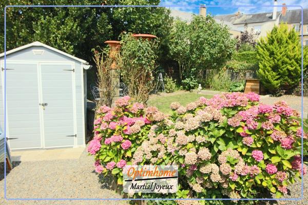 Je vous propose à la vente cette superbe demeure familiale à Pontorson.