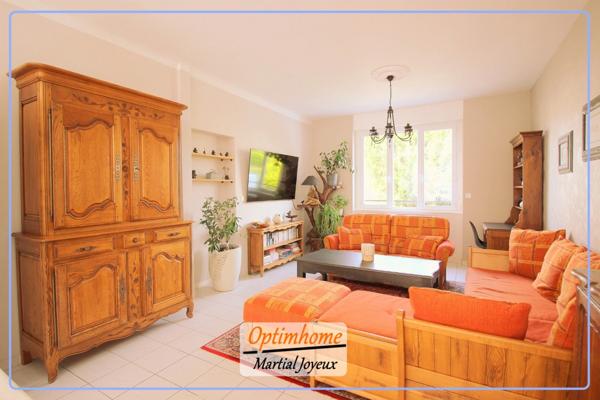 Je vous propose à la vente cette superbe demeure familiale à Pontorson.