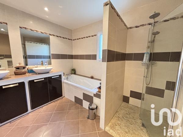 Maison à vendre 6 pièces 127 m² Saint-Julien-du-Serre