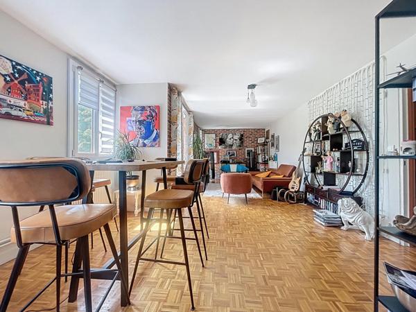 Bel appartement situé dans un secteur boisée proche de toutes commodités.