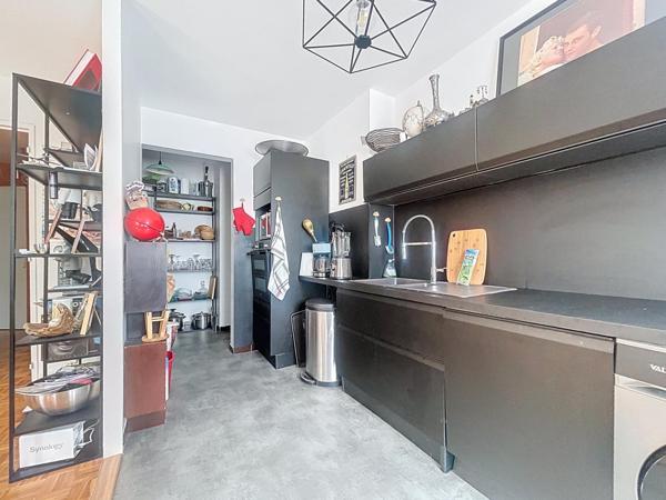 Bel appartement situé dans un secteur boisée proche de toutes commodités.