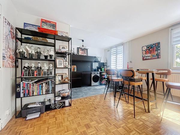 Bel appartement situé dans un secteur boisée proche de toutes commodités.