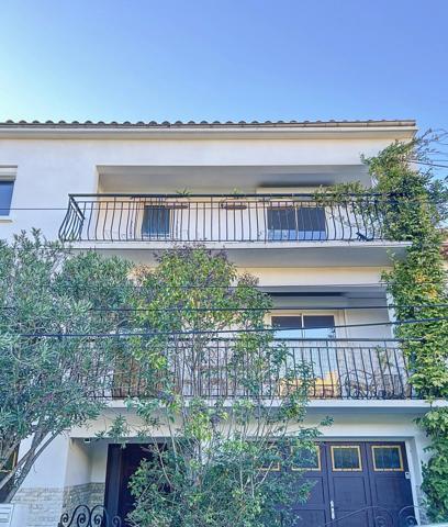 MAISON DE VILLE AVEC STUDIO ET GARAGES, PERPIGNAN