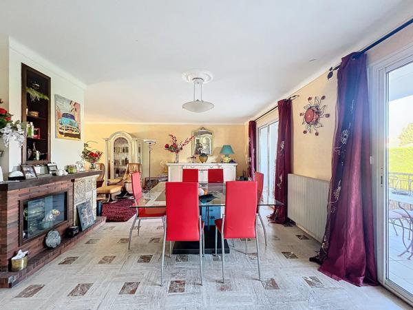 MAISON DE VILLE AVEC STUDIO ET GARAGES, PERPIGNAN