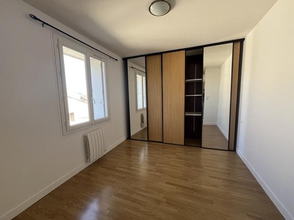 Maison à louer 765 € CC St-Jean-d'Angély 4 p 95 m² DPE D