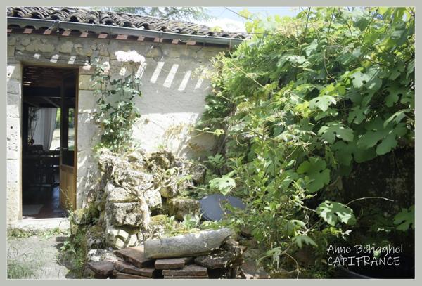 A vendre LAMONTJOIE maison de village P4 en pierre à rénover, avec dépendance aménagée