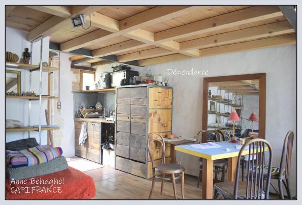 A vendre LAMONTJOIE maison de village P4 en pierre à rénover, avec dépendance aménagée