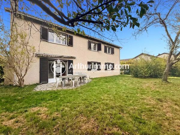 Vente Maison 8 pièces 189 m2 à Saint-Germain-Lès-Corbeil