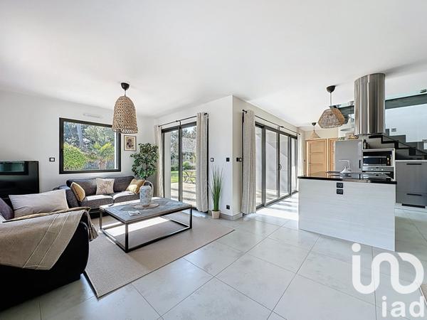 Maison traditionnelle 5 pièces de 104 m² à Quiberon (56170)