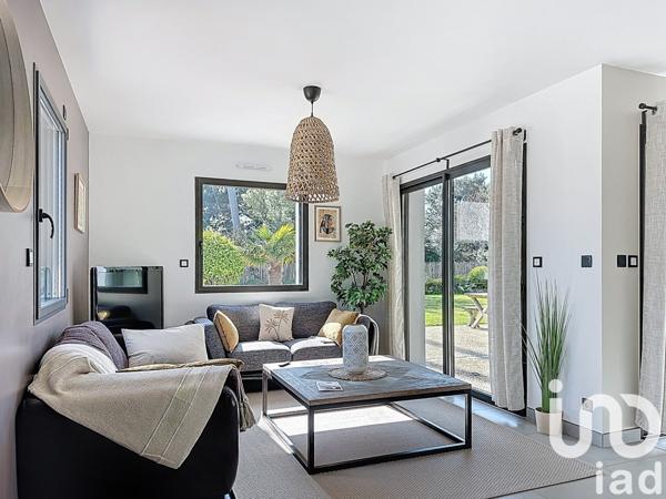 Maison traditionnelle 5 pièces de 104 m² à Quiberon (56170)