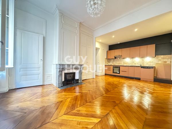 Appartement T3 - Lyon 6 - 71.81 m2 - cave - ascenseur -