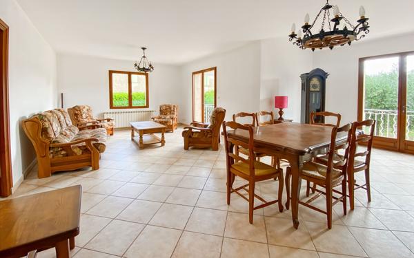 Maison à vendre    4 pièces •  Les Mées